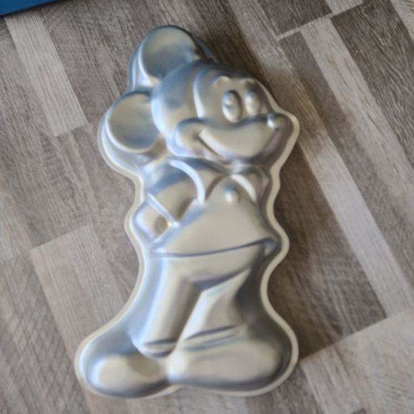 1978 Wilton Walt Disney Vintage Full Body Mickey Mouse Cake Pan Mold #515-1805 - Picture 3 of 4